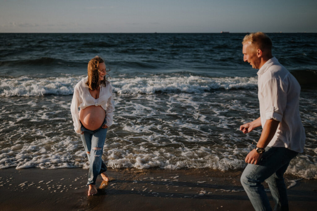 sesja ciazowa plaza morze trojmiasto fotograf