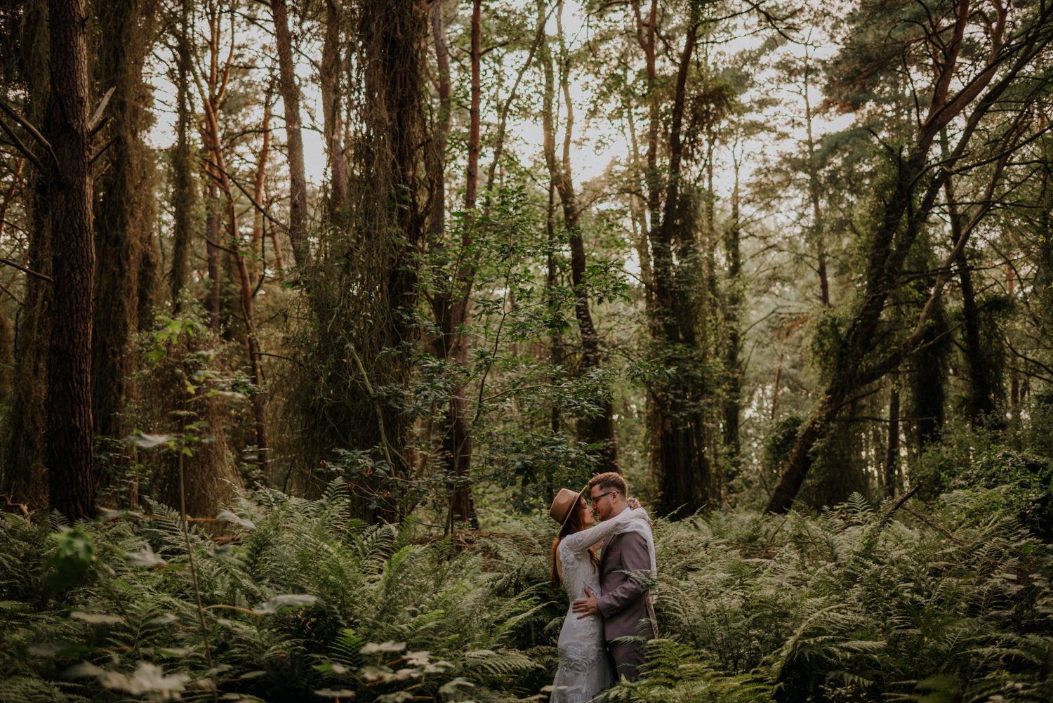 sesja plenerowa zaczarowany las pnacza